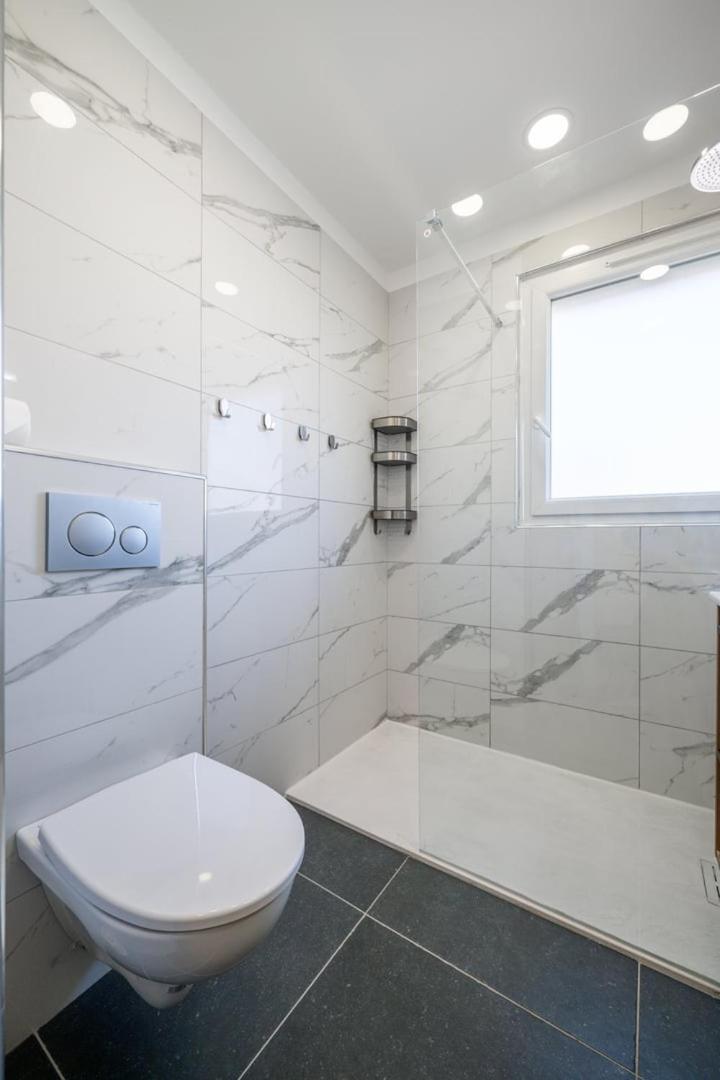 Le Coq Victoria - Parking - Ac - 50m From The Sea Apartment